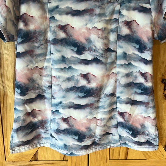 Carhartt scrub top - Picture 8 of 9